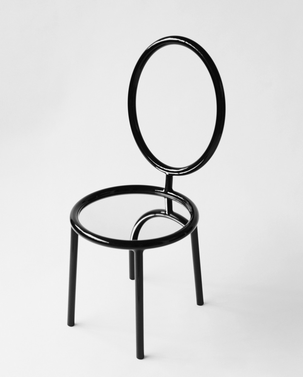 Dior medallion chair - © Pierre Charpin